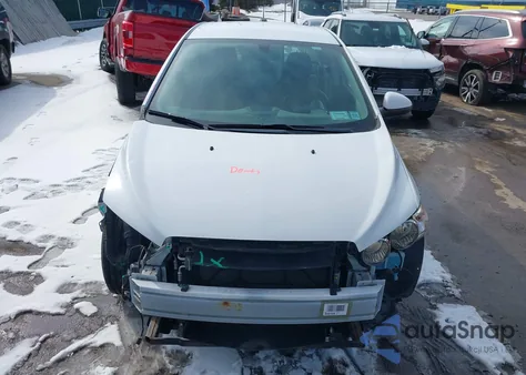 2015 Chevrolet Sonic Lt Auto z USA, uszkodzony, nr VIN 1G1JC5SG1F4107460